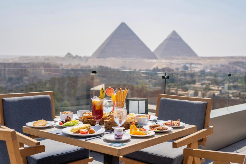 STAY INN PYRAMIDS